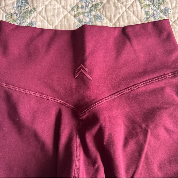 Oner Active Timeless Leggings in Ripe Fig
Size Medium Short - Picture 1 of 4